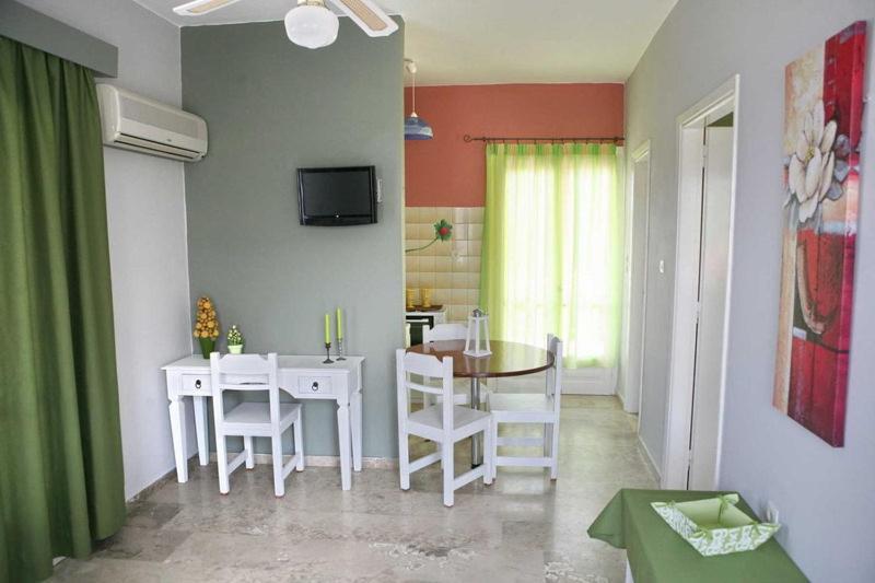 Daphne Bungalows Толо Екстер'єр фото